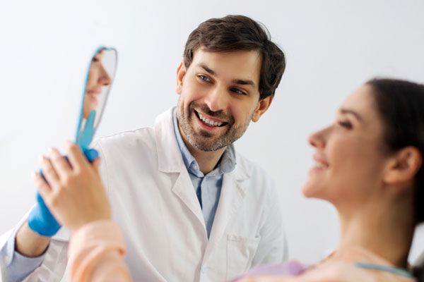 What To Do If A Dental Implant Crown Breaks